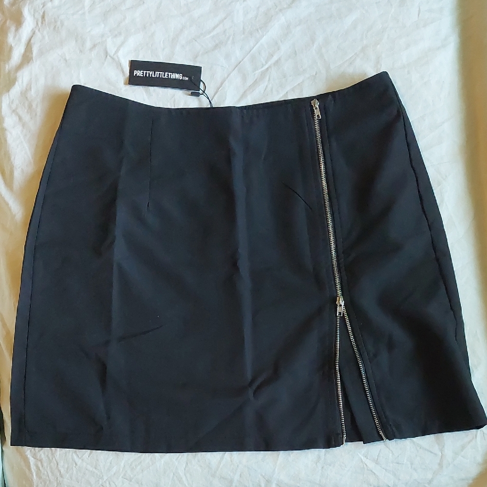 PrettyLittleThing Black Zipper Skirt